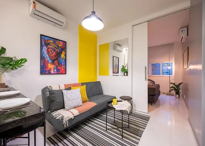 Quarto E Sala No Posto 6, 2 Minutos A Pe Da Praia